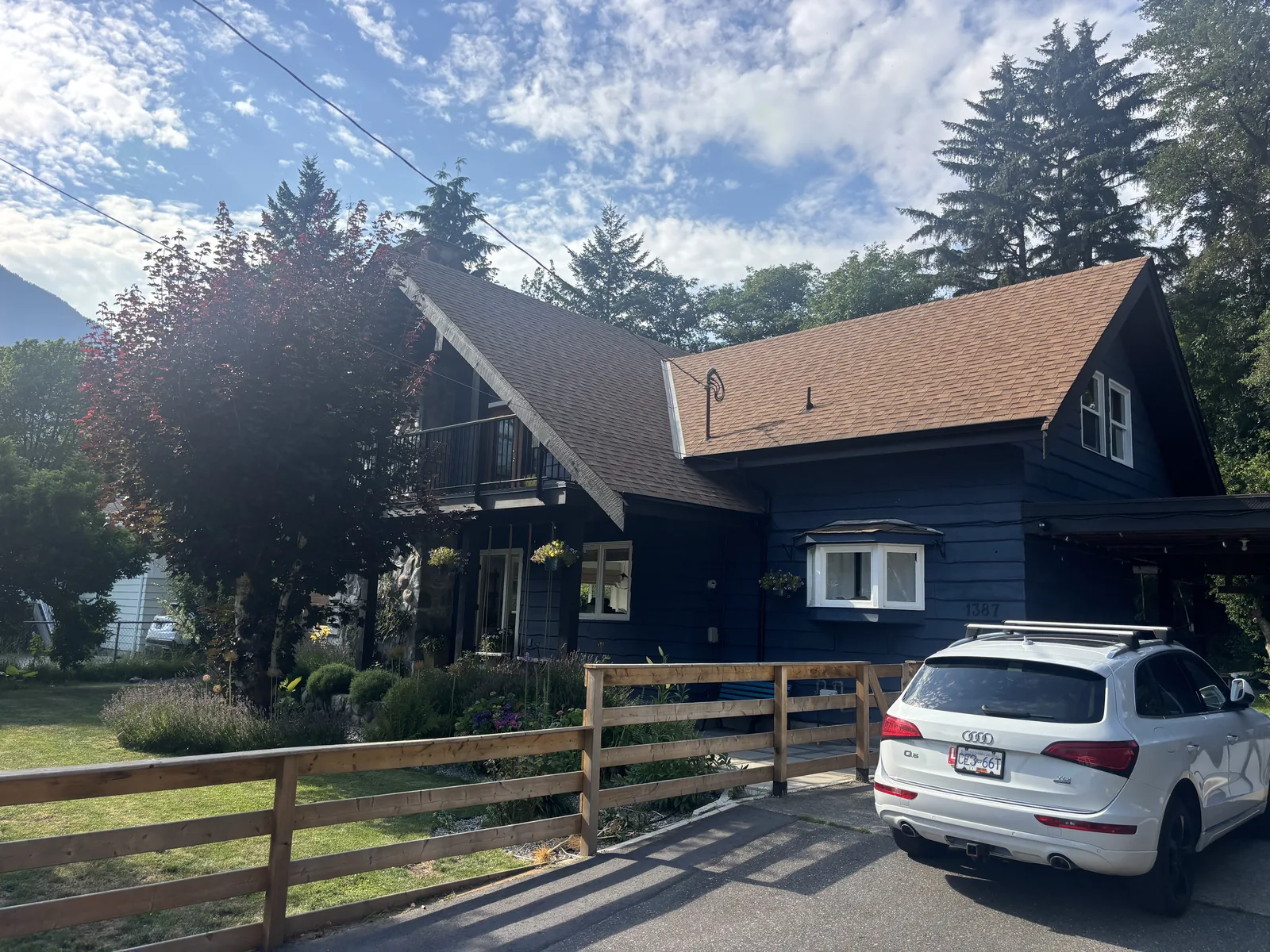 After: Kristen residence completed exterior, Depot Road Brackendale Squamish