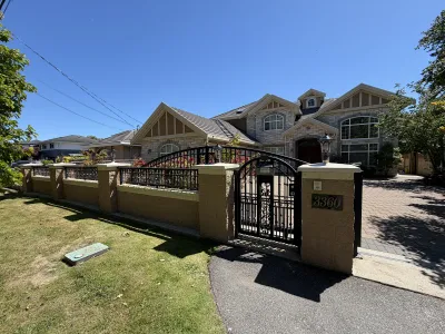 After: completed transformation, Seafair Richmond BC, Colour Craft Painting