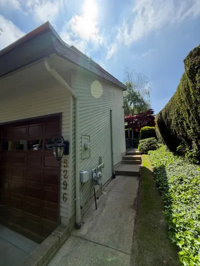 Before: metal railings, Tsawwassen Delta BC, before painting