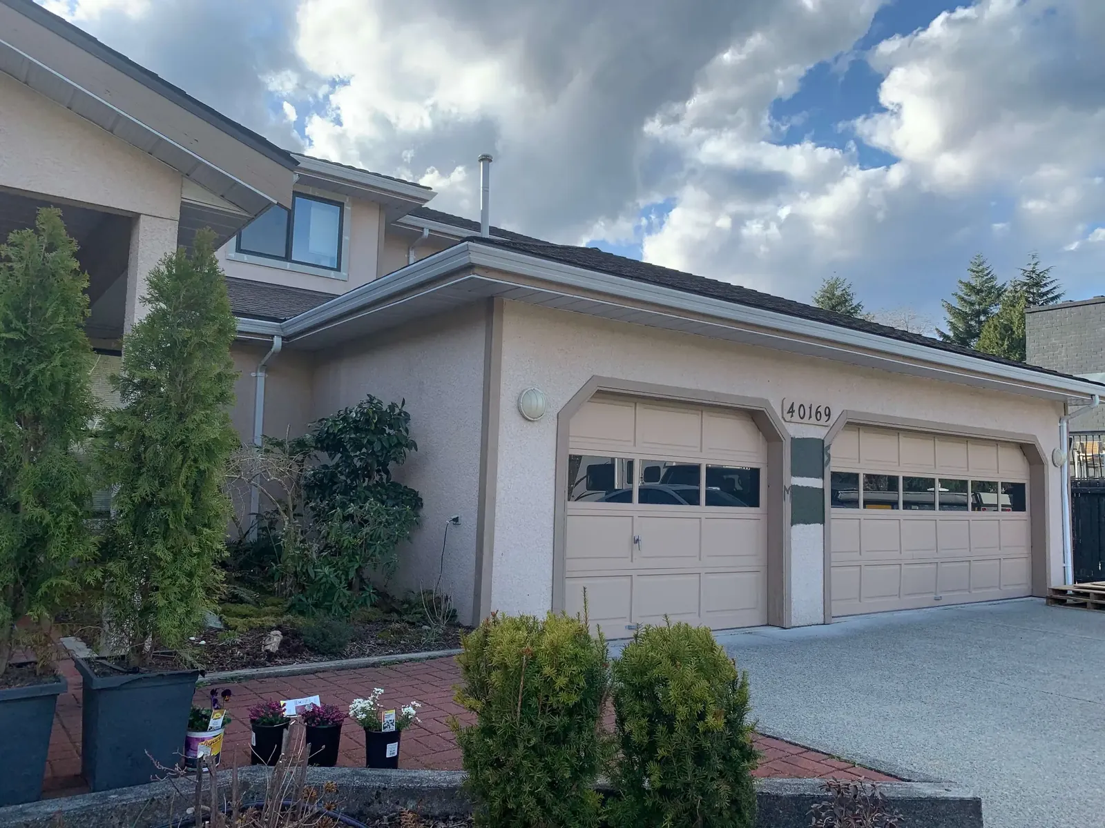 Before — Amy residence stucco detail, Garibaldi Highlands