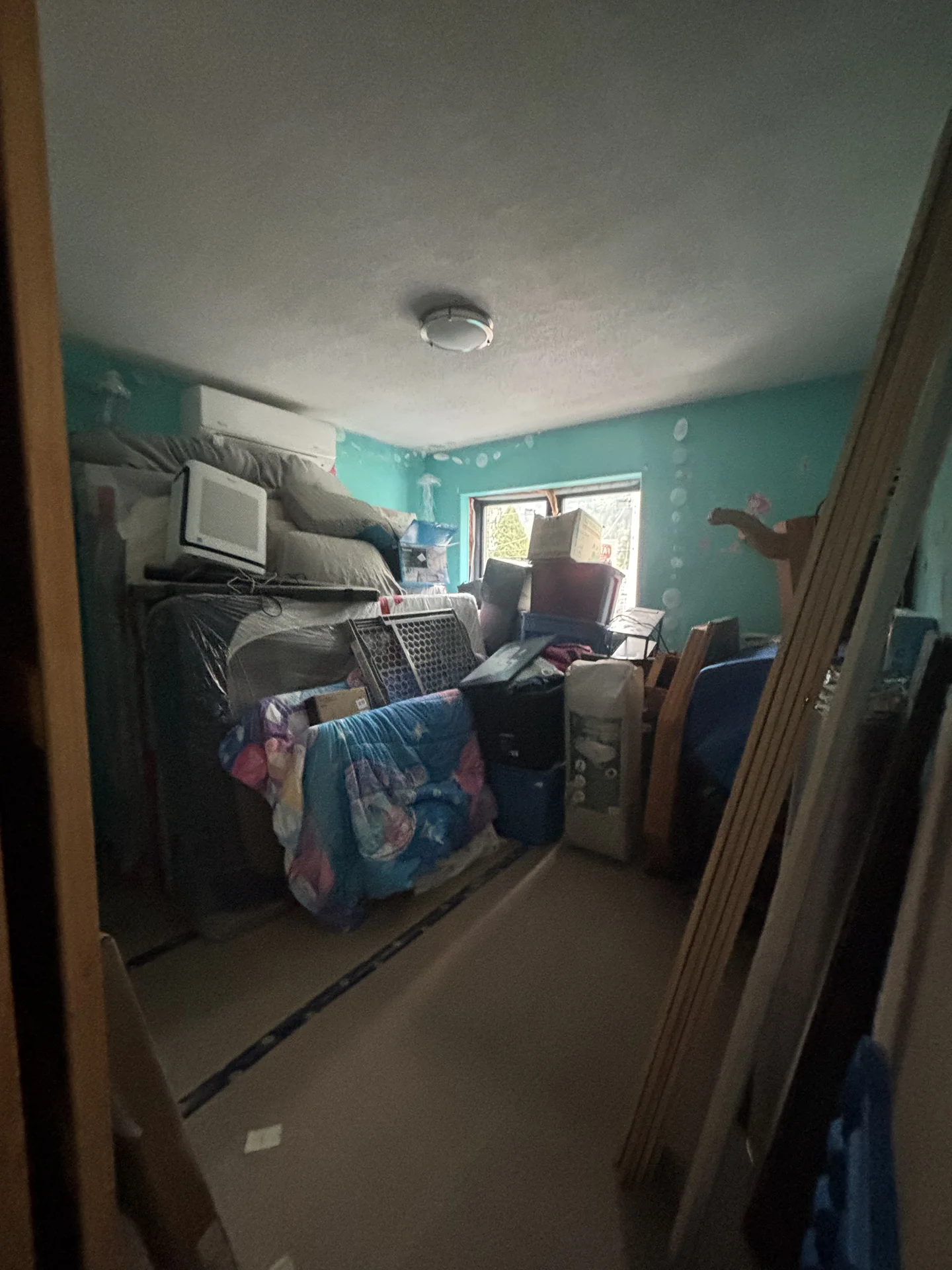 Before renovation photo at Charissa residence, Valleycliffe Squamish BC