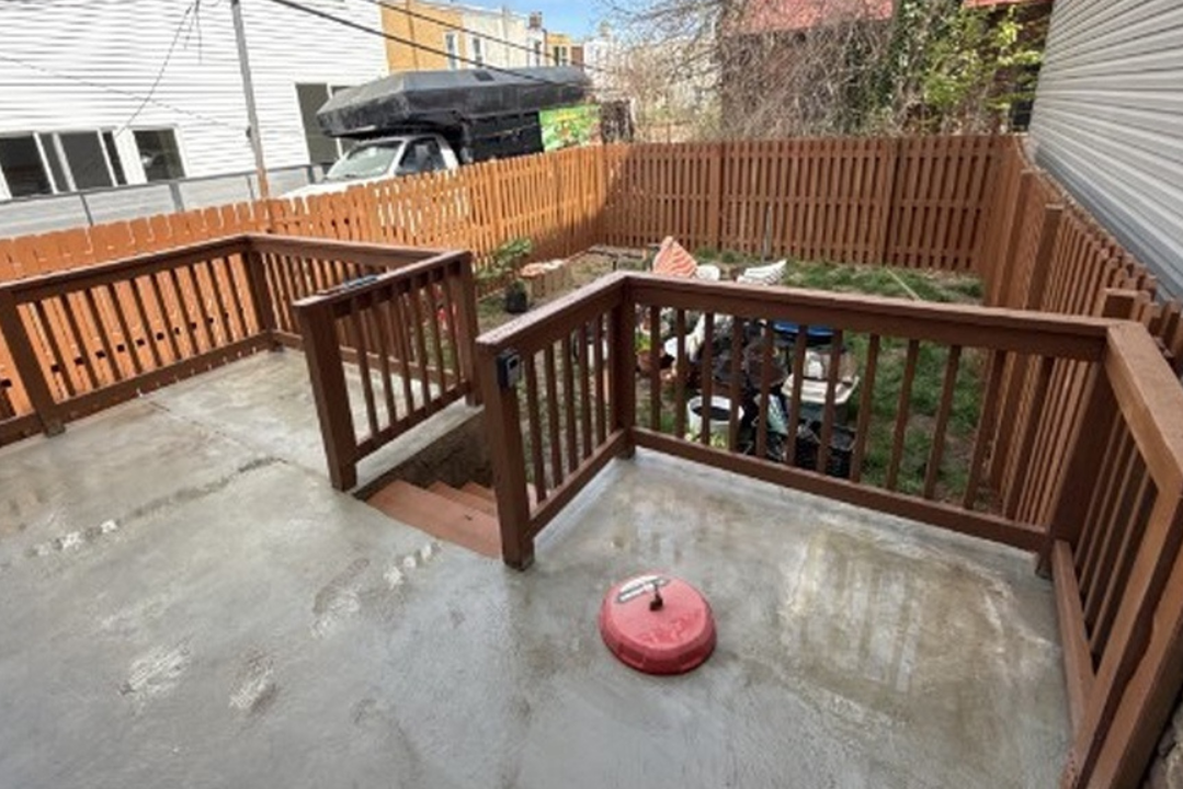 Fence Staining in Philadelphia, PA