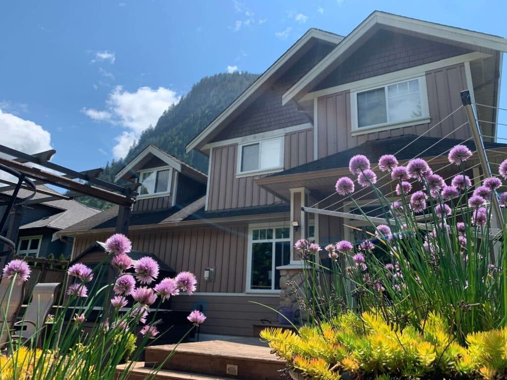 hardy board painting in Squamish, BC