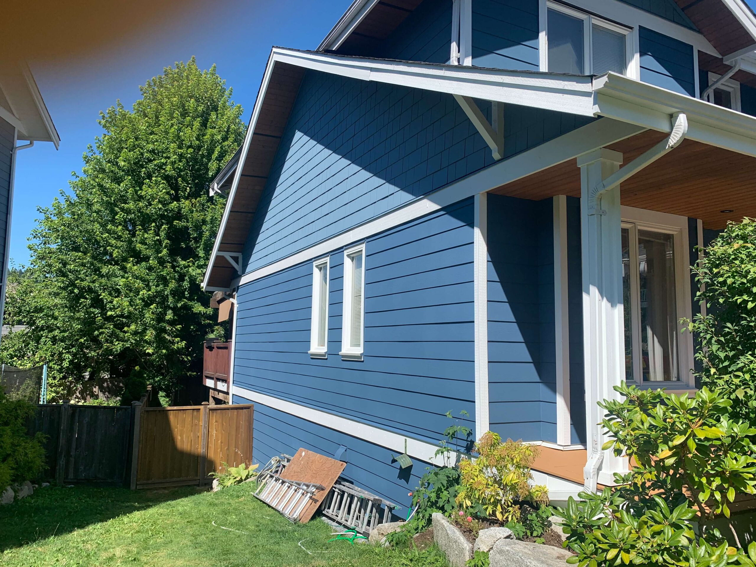 hardy board painting in Squamish, BC