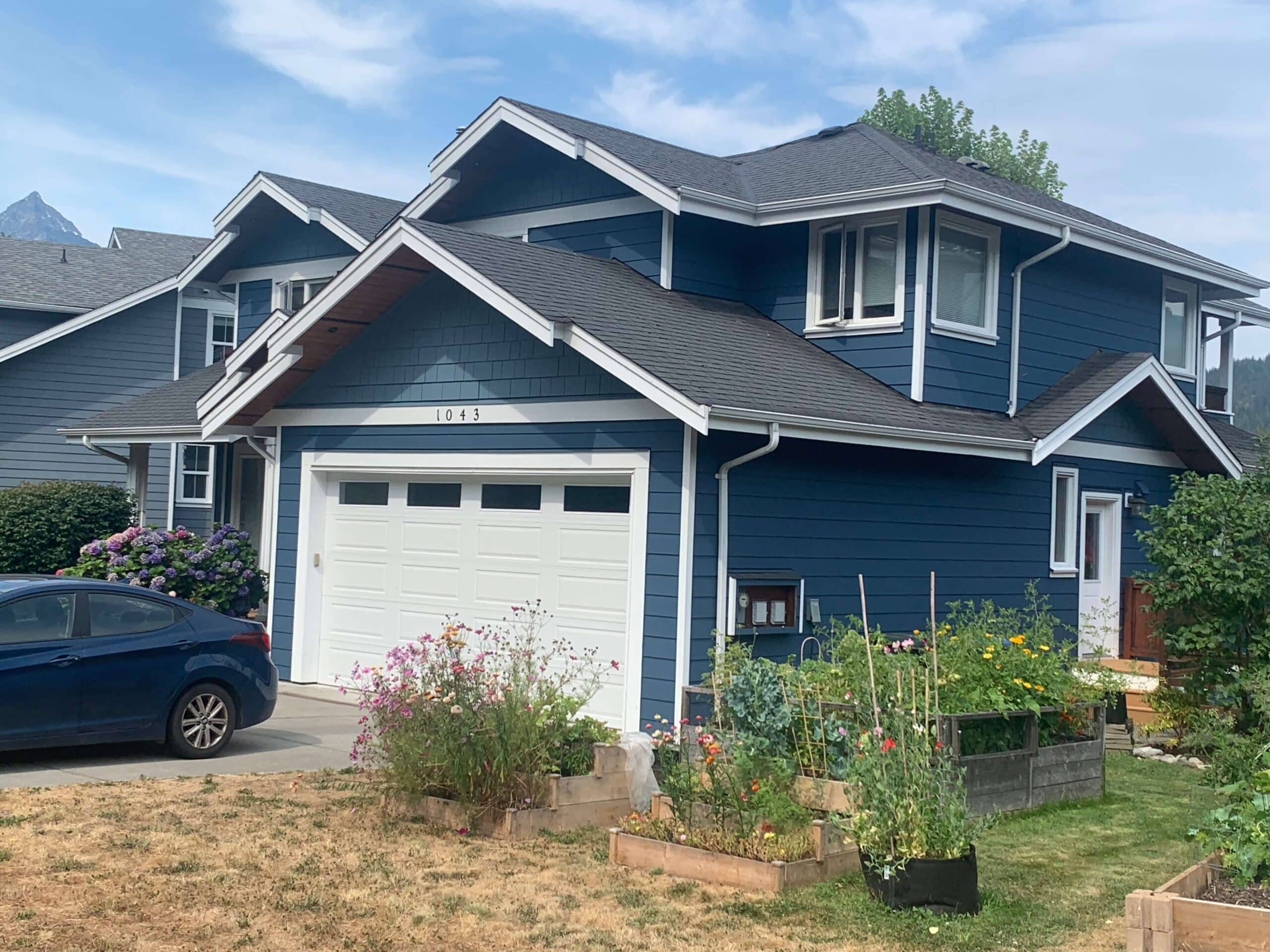 hardy board painting in Squamish, BC